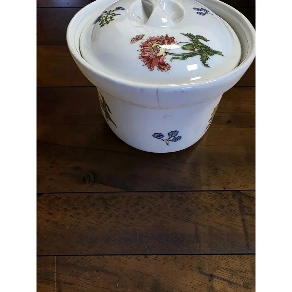 Caroline by BIA CORDON BLEU oval Covered Casserole Dish Floral